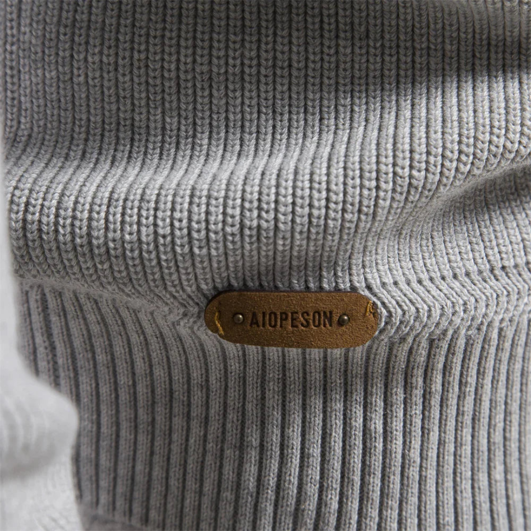 Léon™ - Signature Half-Zip Sweater